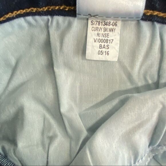 Old Navy Womens size 16S Jeans Curvy Skinny Mid-Rise - Picture 4 of 6